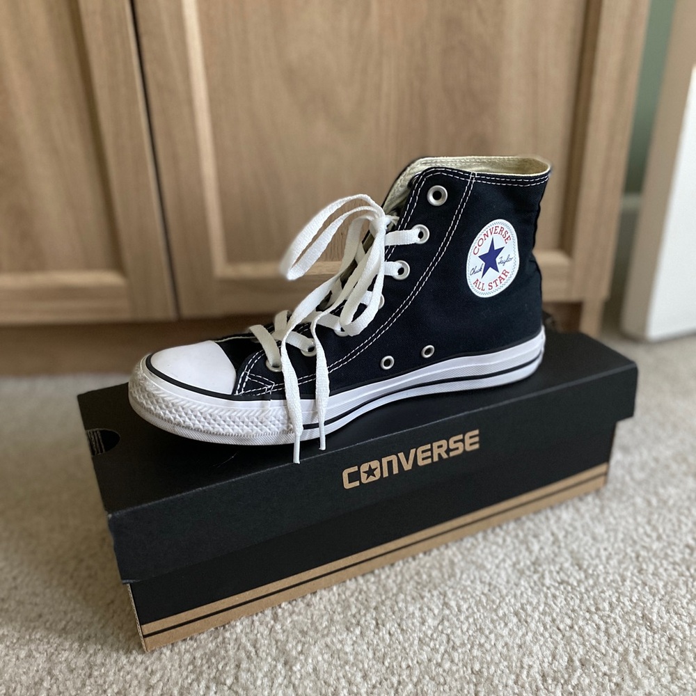 Converse Chuck Taylor All Star Canvas high tops, black, men’s 6 / women’s 8